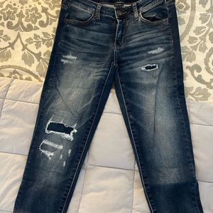 NWOT American Eagle distressed skinny jeans. Super Stretch. Size 4 Short.